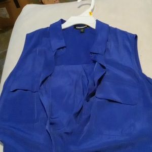 Women's blouse no sleeves